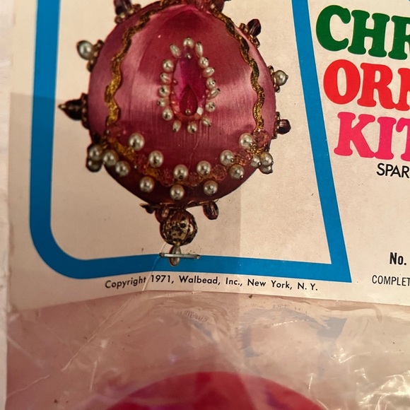 Walbead RED Satin Sequin Bead Vtg Christmas Ornament Kit MCM - Picture 3 of 4